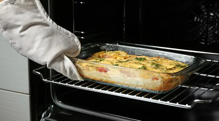 Can You Put A Cold Glass Pan In The Oven