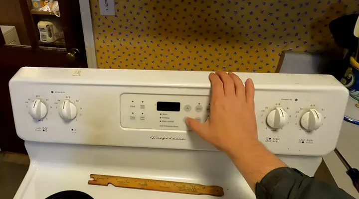 how to reset a frigidaire oven