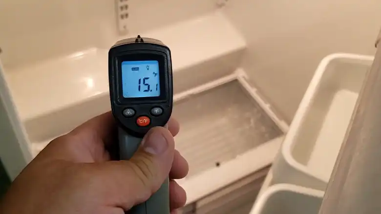 How to Convert a Refrigerator Into a Freezer